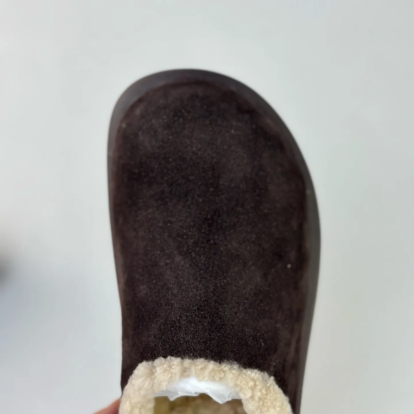 Wanding‼ ️Thick-soled Little Potato 💰480 Xiaohongshu’s popular UGG Little Potato UGG Muller Slippers #All shoes are made of ZP same factory Longfeng A-grade Australian imported sheepskin brand OEM production line fully follows the ZP process flow OEM original pattern maker Adheres to the principle of no original shoes and no development selection Pay attention to every detail The most authentic version on the market Size: 35 36 37 38 39 40